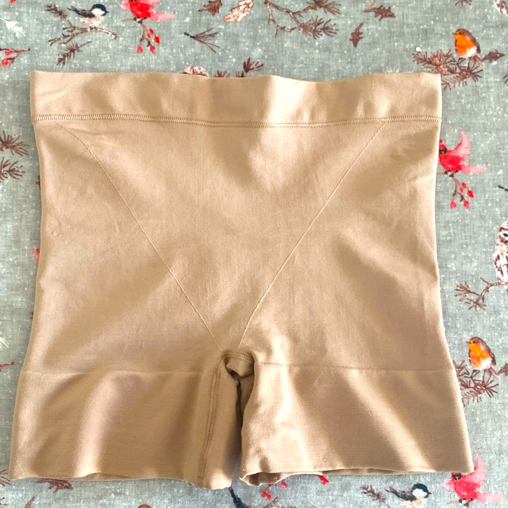 Victoria Secret oh so cheeky slimming boy short, never worn